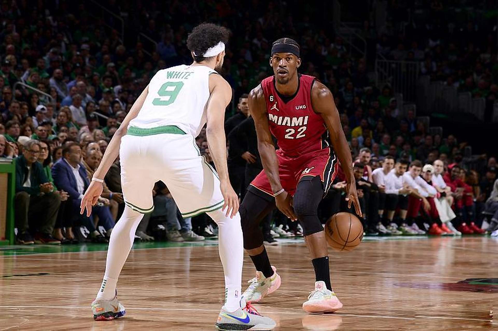 关于塔图姆关键时刻救险,巴黎力保胜局拿下系列赛的信息 关于塔图姆关键时刻救险,巴黎力保胜局拿下系列赛的信息