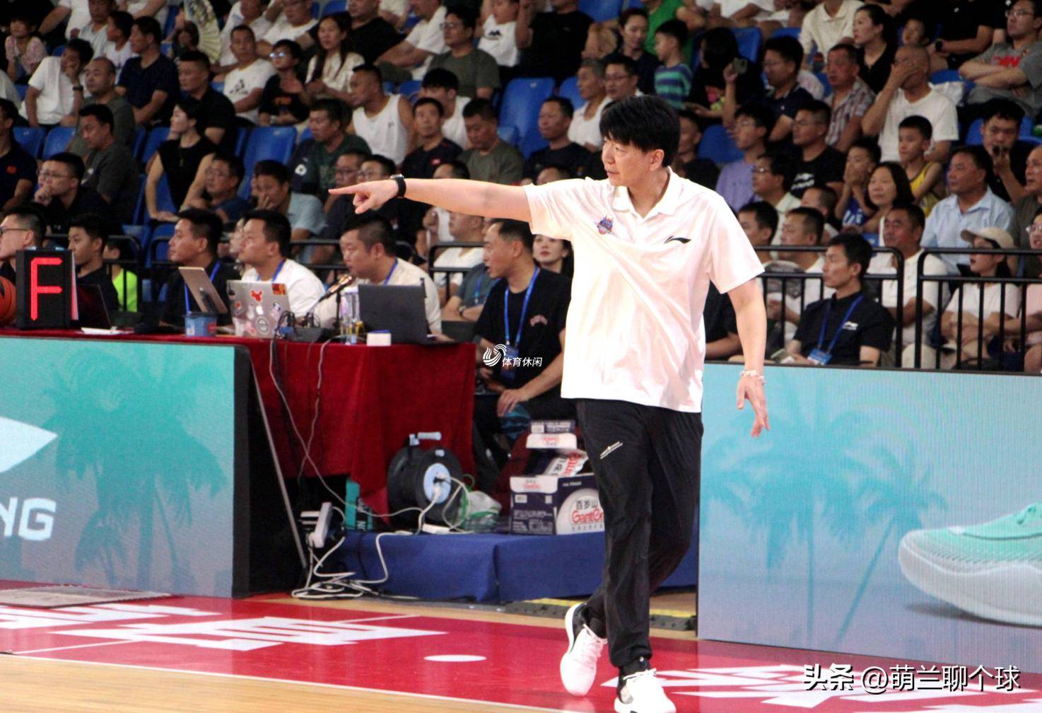 CBA常规赛今晨走向成谜，山东男篮造点机会，管理层满意，年轻球员得到机会的简单介绍