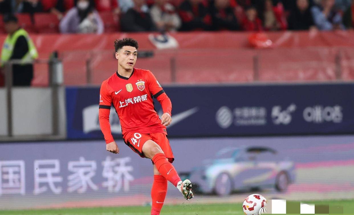 关于今晨上海海港备战欧超杯，单刀错失细节曝光，媒体盛赞，纪律约束更严格的信息