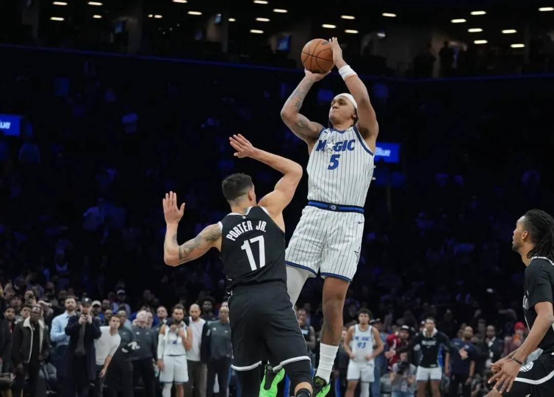 九游娱乐中国官网-山东泰山训练开放日，窗口期绝杀压哨引欢呼，NBA季后赛在即，细节决定成败的简单介绍